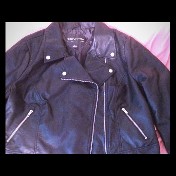 🎀ON HOLD🎀Forever21+ Moto jacket