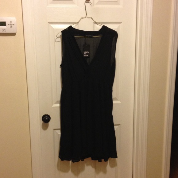 Dresses & Skirts - Black dress