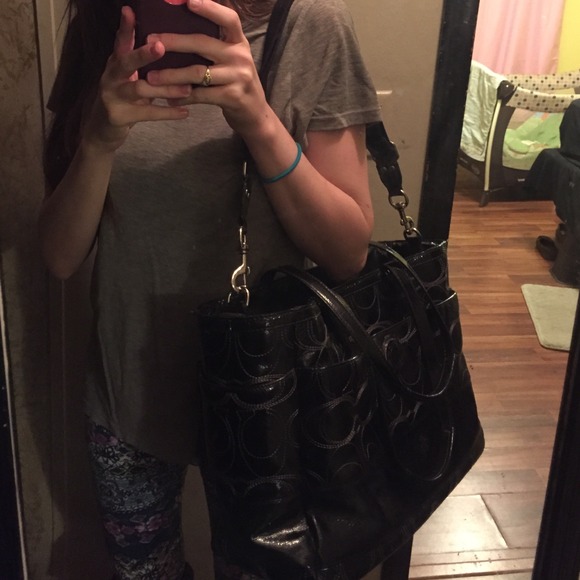 More photos of the Coach leather diaper bag✨ - Picture 4 of 4