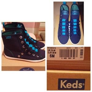 🚫SOLD🚫Brand new navy Keds hightop 💙