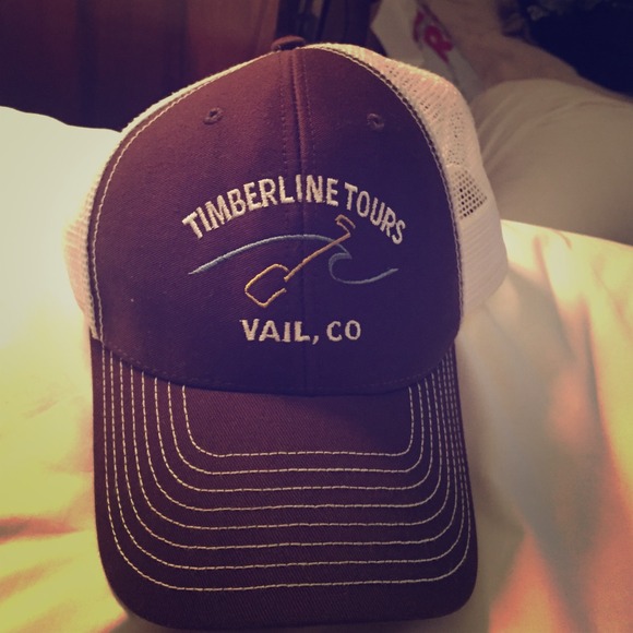 Timeless brown cap with mesh back. (Snapback)