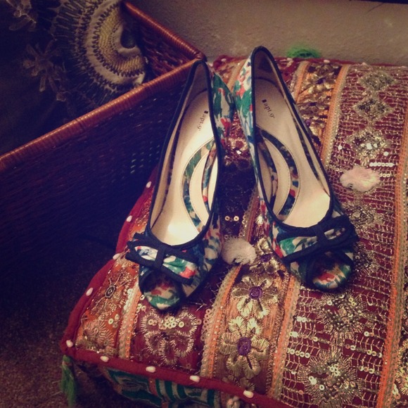 Vintage style heels
