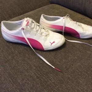 ON HOLD ✋✋Pink and white Pumas
