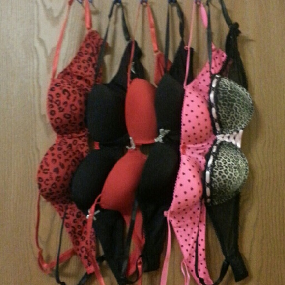 6 Bra bundle deb 34B .... Will sell separately