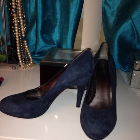 Nine West Blue Suede Shoes