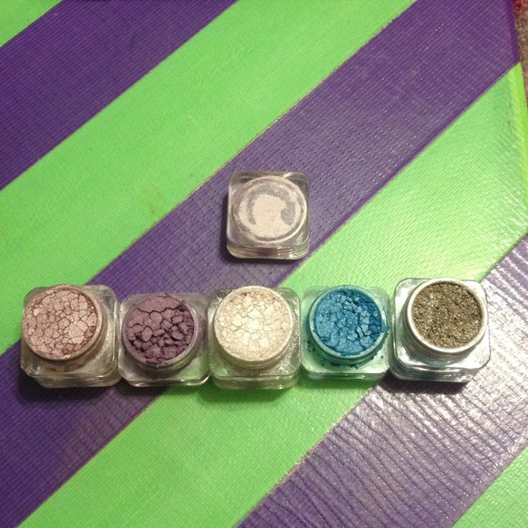 Bon Bons Loose Eyeshadow & Blazer