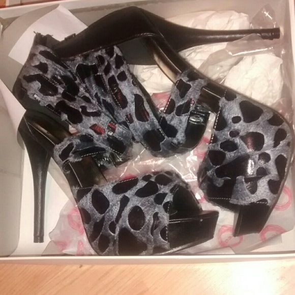 Size 10 Heels brand new