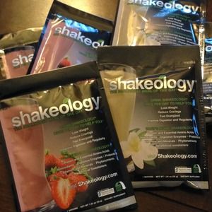 6 single servings of Shakeology
