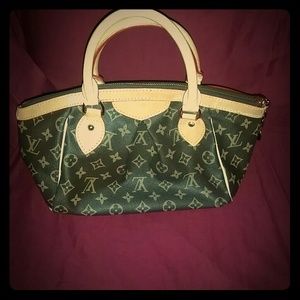 Lv must clean out my closet
