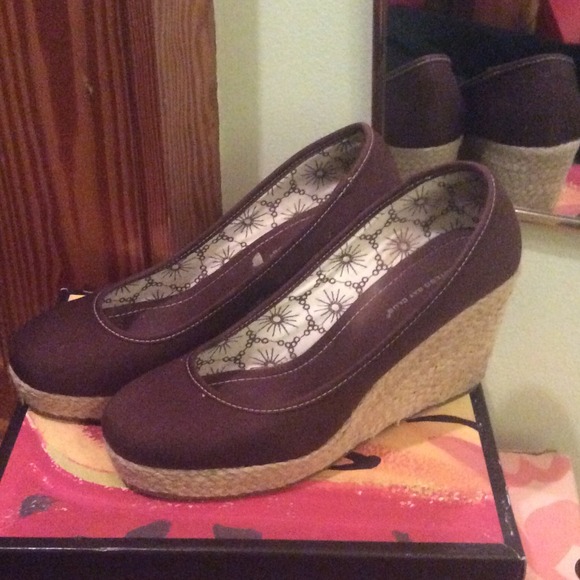 Brown wedges