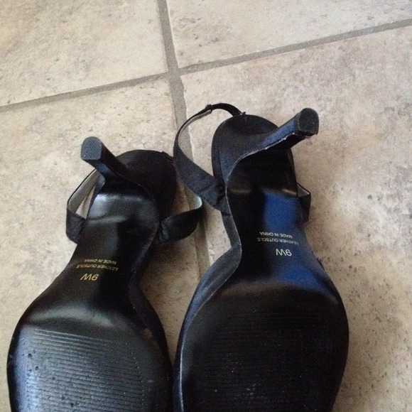 ❗️SOLD❗️Beaded point heels - Picture 4 of 4