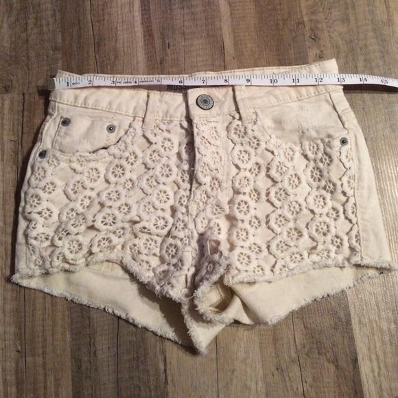 Mossimo textured high rise shorts - Picture 3 of 4