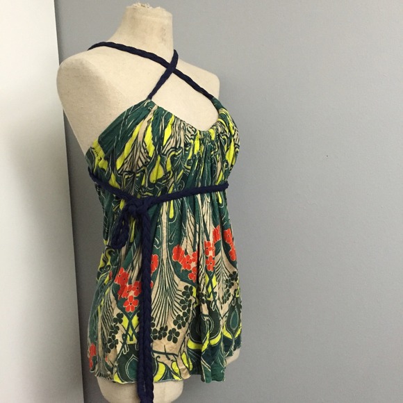 Floral tank with many ways to wear! - Picture 2 of 4