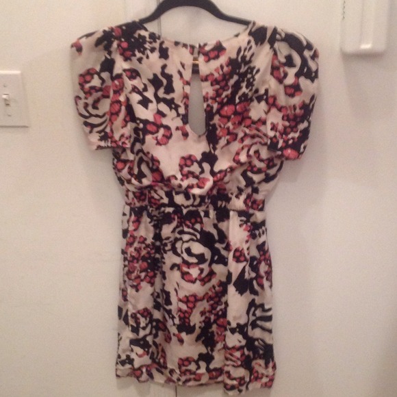 Guess dress - Picture 2 of 3