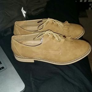 Brown leather Oxfords