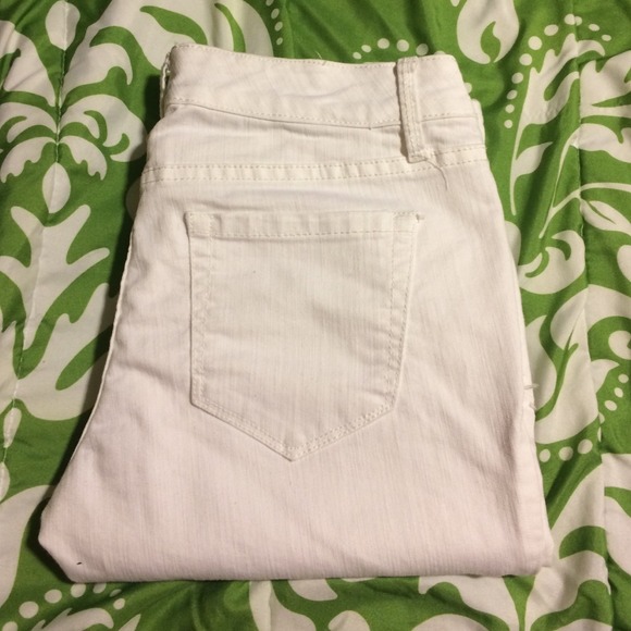 White Cropped Jeans Size 3