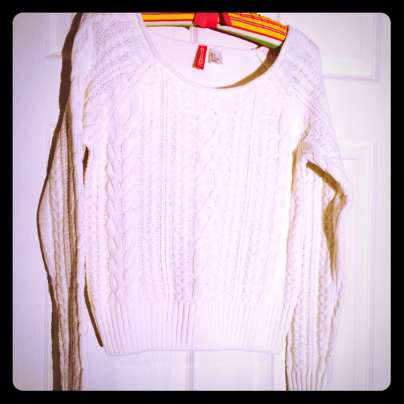 H&M white sweater