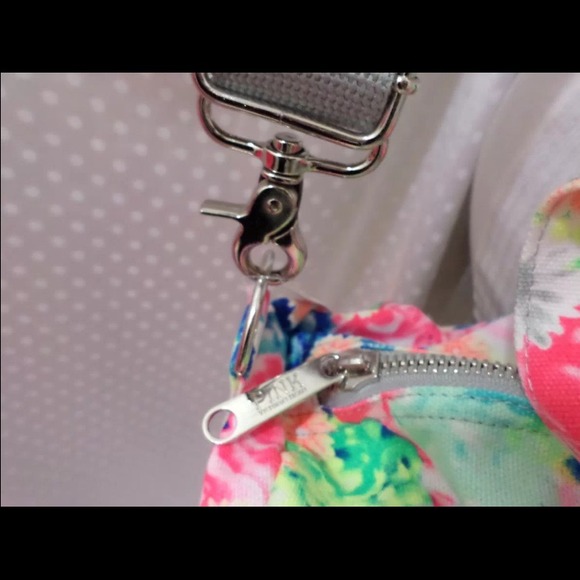 Sold - Picture 3 of 4