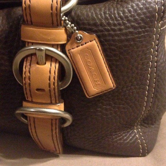 An AUTHENTIC Coach 👑 - Picture 2 of 4