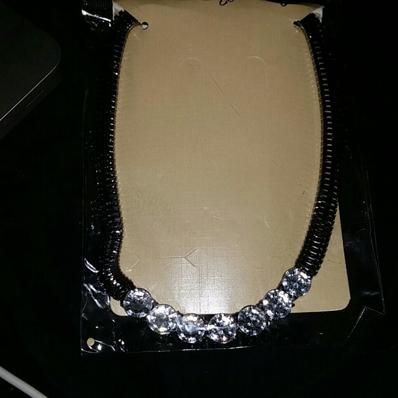 Chain stone necklace