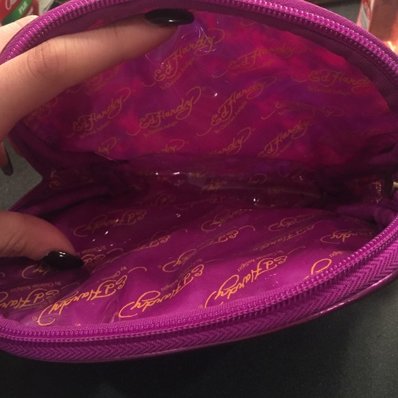 Ed Hardy makeup bag - Picture 3 of 3
