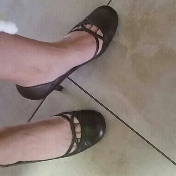 SOLD IN BUNDLE3/$20 Steve Madden heals - Picture 2 of 2