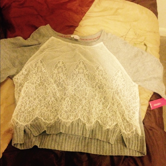 White lace detailed sweater⚪️◻️◽️⬜️ - Picture 3 of 3