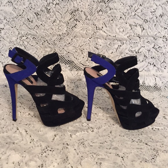 Blue 💙 and Black 🖤 - Picture 3 of 4