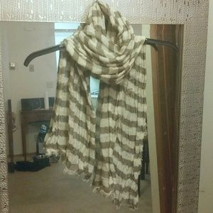 Chic Grey and Cream Scarf