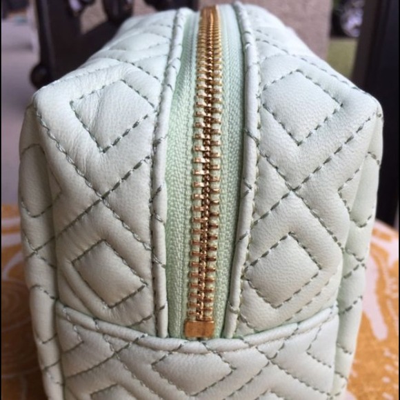 ❤️SOLD❤️ Tory Burch Cosmetic Bag - Picture 3 of 4