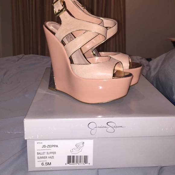 Jessica Simpson Wedges