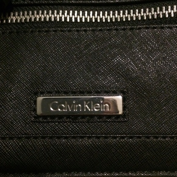 Calvin Klein wristlet ❤️ - Picture 2 of 4