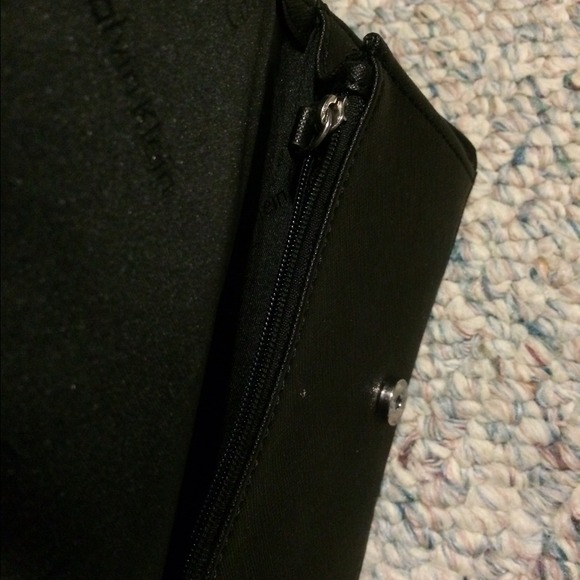 Calvin Klein wristlet ❤️ - Picture 4 of 4