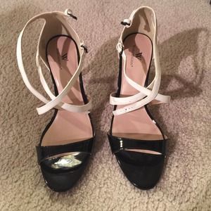 Worthington Black and White heels