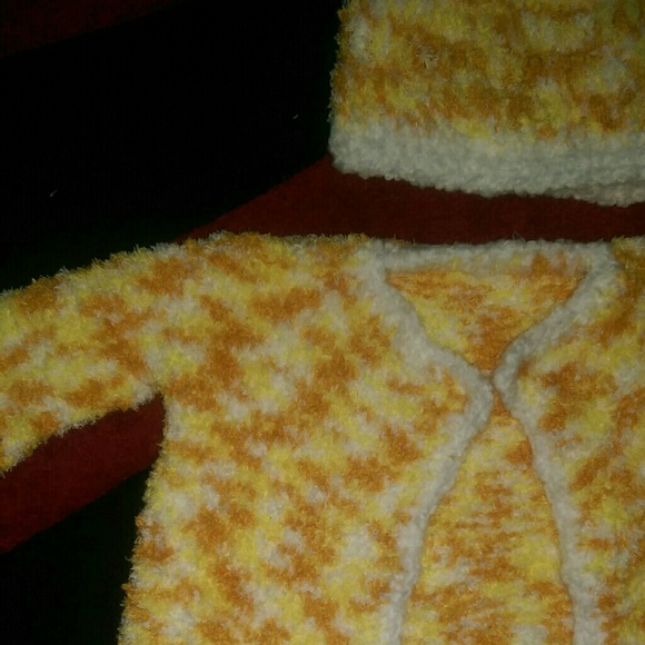 Adorable unisex baby jacket and beanie set - Picture 2 of 3