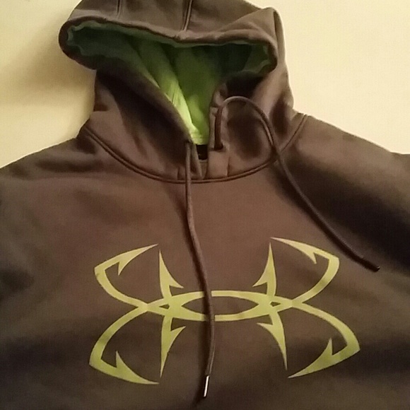 Under armour sweatshirt