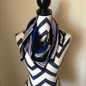 Fun purple/blk/yellow scarf