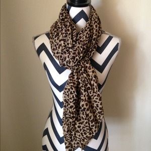 Classic cheetah print scarf