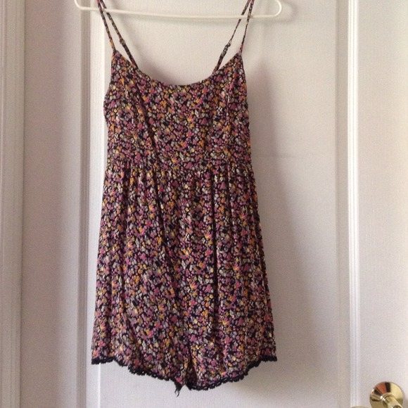 Floral Romper - Picture 1 of 2