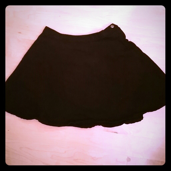American Apparel black flare skirt