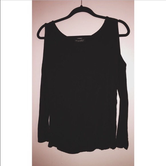 Missguided shoulder cut out long sleeve top.