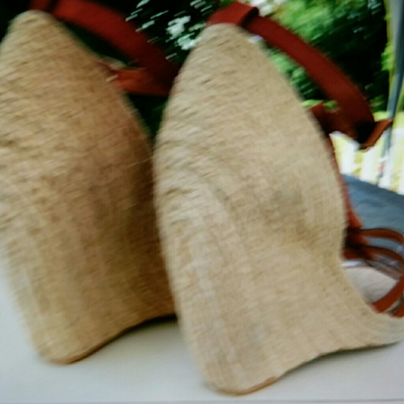 New NYLA Tan Strappy Leather Rope Wedge Sandal - Picture 3 of 4