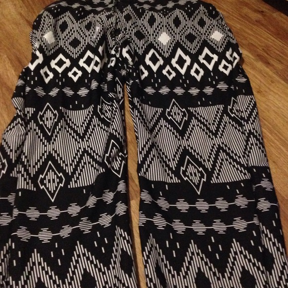 ✨Flowy  pants ✨ for sale‼️ negotiable✅