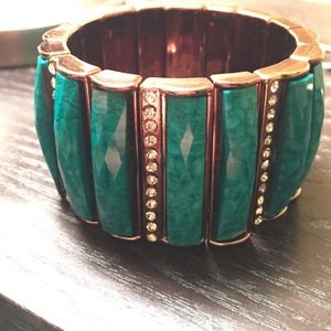 Aqua stretchable bracelet