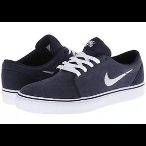 🌟SOLD🌟Nike SB Kids Satire Obsidian/White Youth 6
