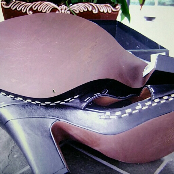 New Tahari Black Platform Wedge Sandal White - Picture 2 of 3