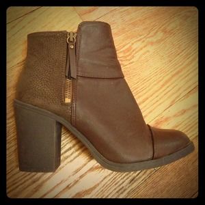 H&M brown booties!
