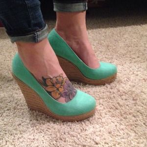 Soda size 9 canvas wedge with platform