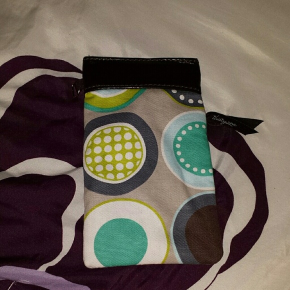 Thirty-one eyeglass holder