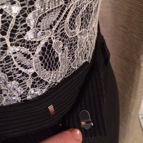 Sold at garage sale🎈🎈Gap skirt - Picture 3 of 3